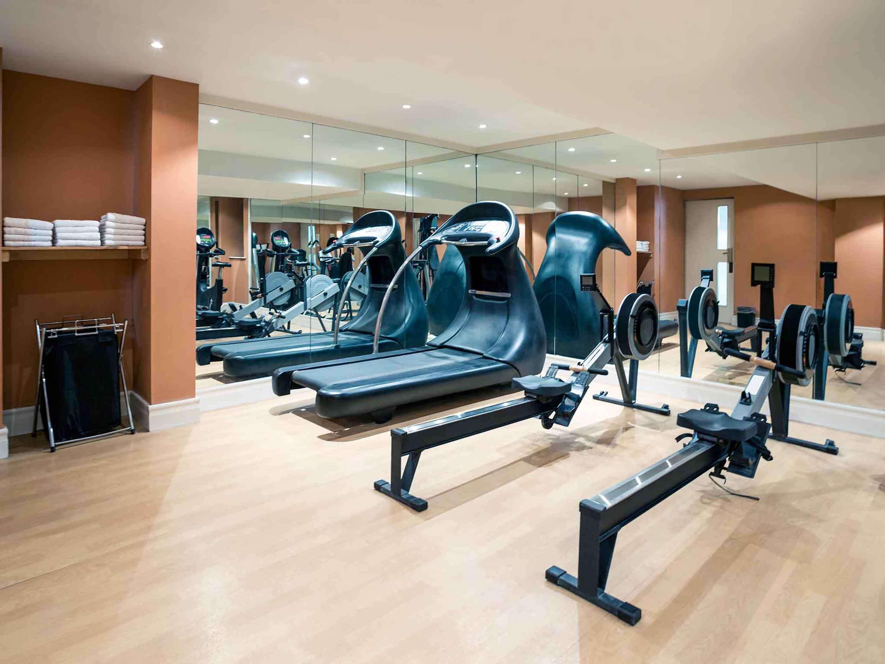 Mercure London Heathrow Airport Hotel 4*