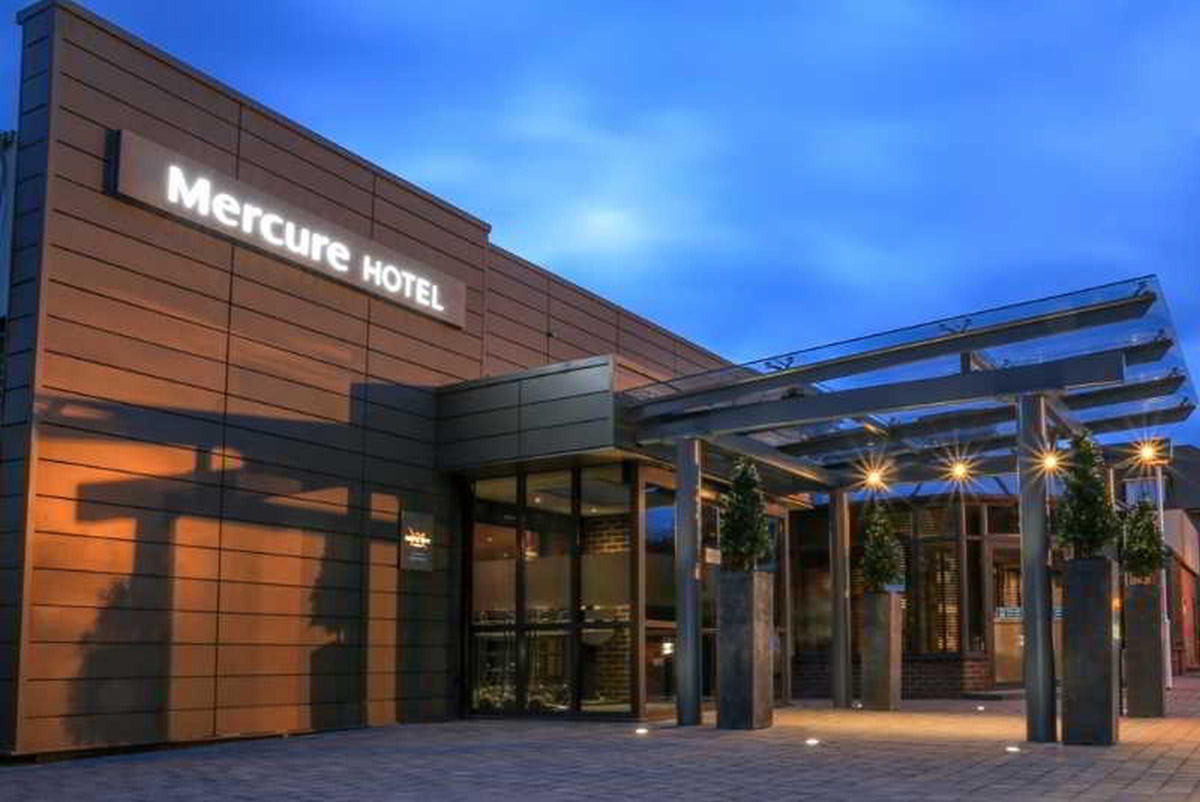 Mercure London Heathrow Airport Отель Хитроу