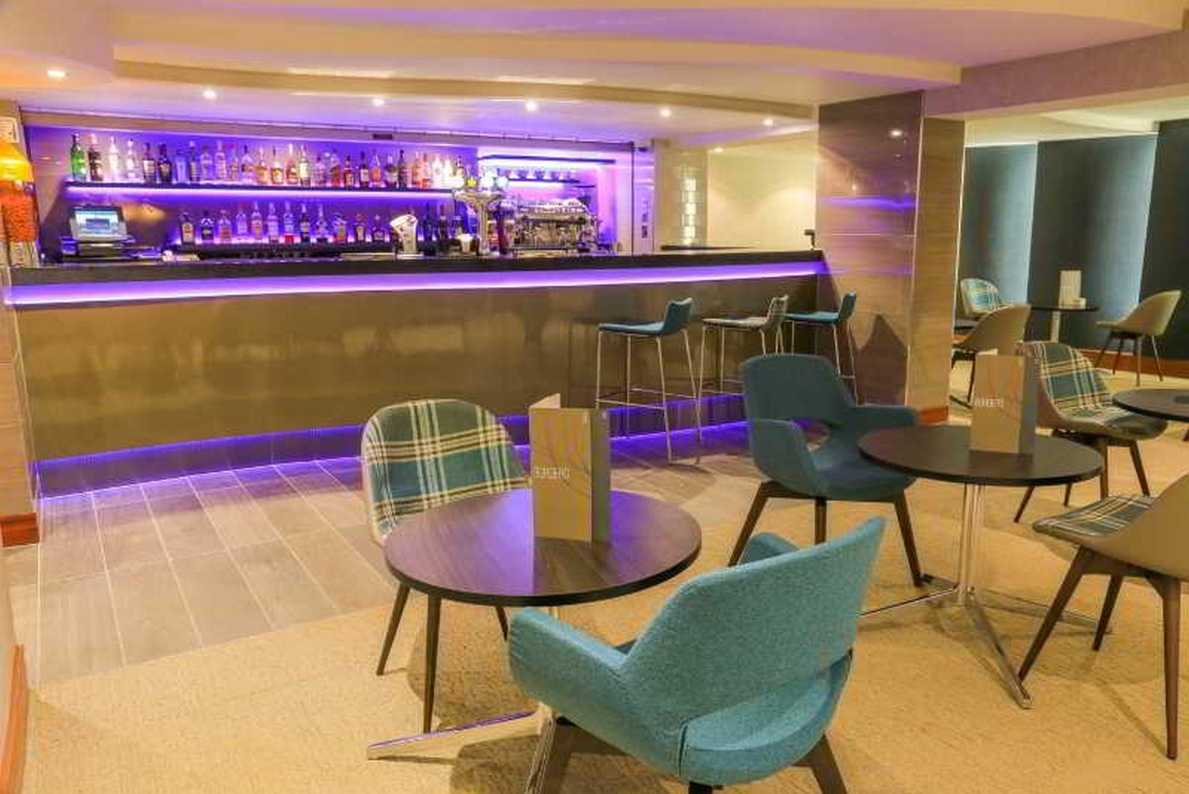 Отель Mercure London Heathrow Airport 4*