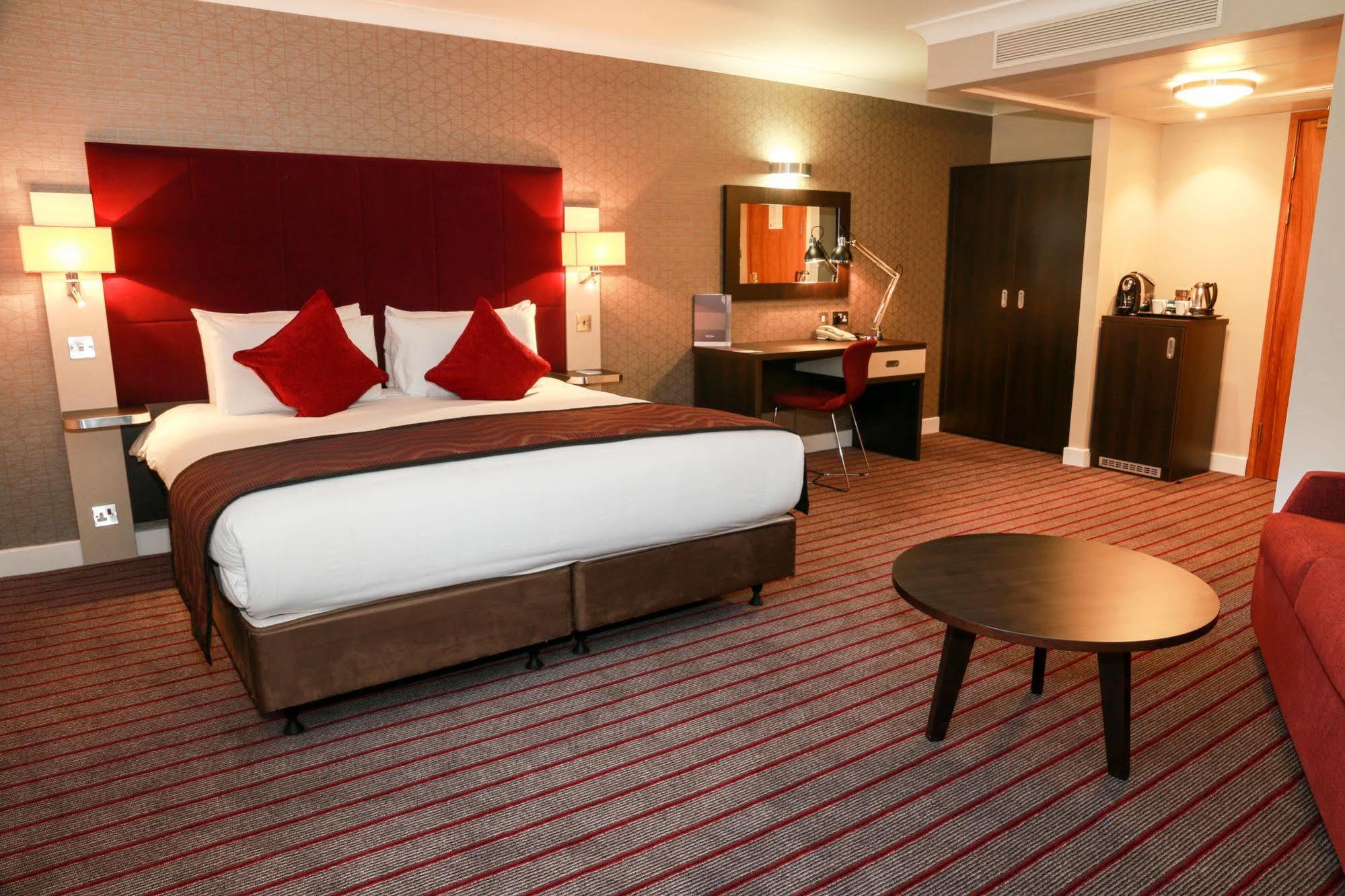Mercure London Heathrow Airport 4* Хитроу